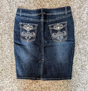 Woman's Embroidered Denim Pencil Skirt by Karen T Size M